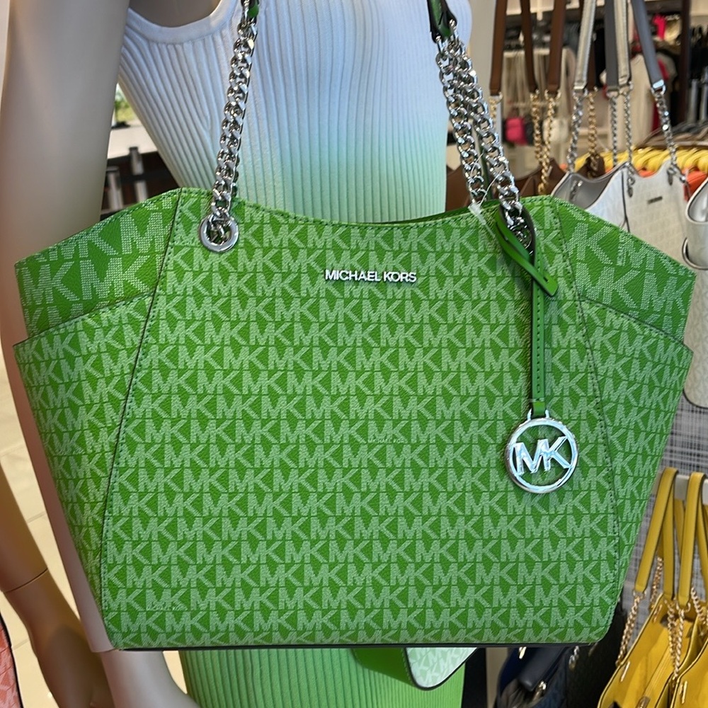 Michael Kors Jet Set Large Signature Logo Chain Shoulder Tote Bag
Jungle Green - Picture 4 of 16